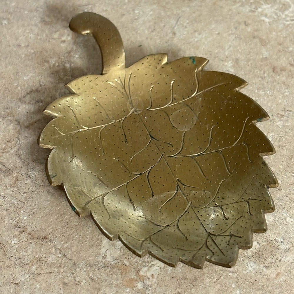 Brass Leaf Trinket Dish - Gold Tone 6X4”